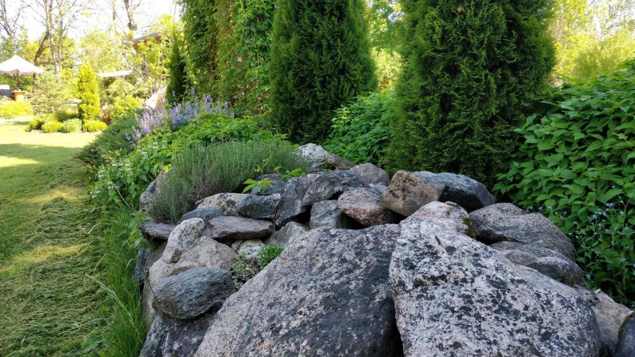 Uneallika Puhkemaja-Kuelalistemaja Pae Esterno foto
